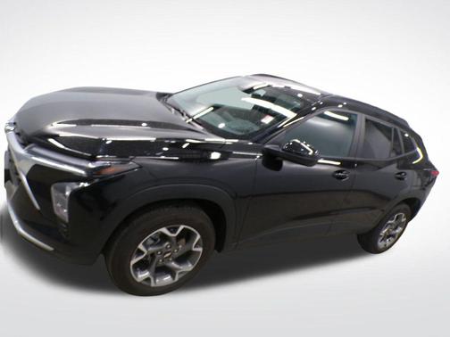 Mosaic Black Metallic 2025 Chevrolet Trax LT