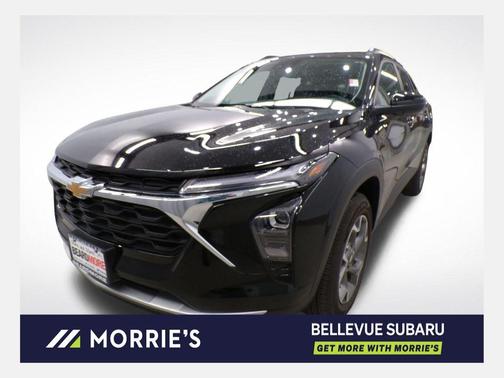 Mosaic Black Metallic 2025 Chevrolet Trax LT
