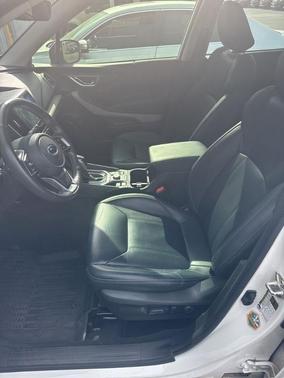 Crystal White Pearl 2022 Subaru Forester Limited