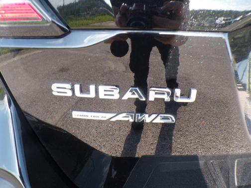 Crystal Black Silica 2024 Subaru Outback Touring XT