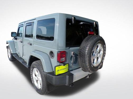 Anvil Clearcoat 2015 Jeep Wrangler Unlimited Sahara