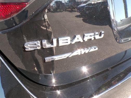 Crystal Black Silica 2025 Subaru Legacy Premium