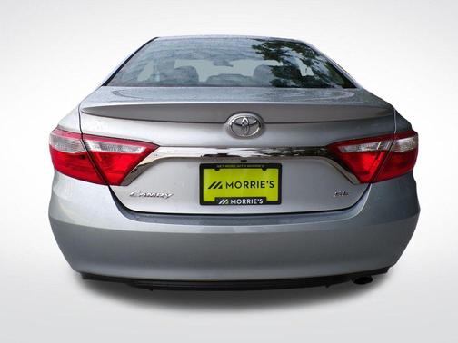 Celestial Silver Metallic 2017 Toyota Camry SE