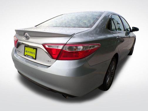 Celestial Silver Metallic 2017 Toyota Camry SE