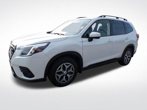 Crystal White Pearl 2023 Subaru Forester Premium