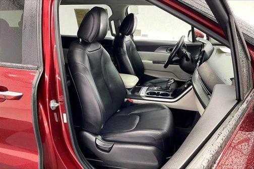 Flare Red 2023 Kia Carnival LX