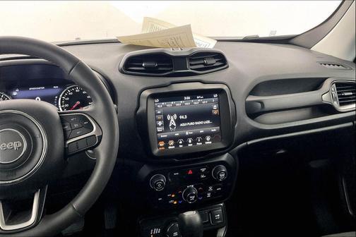 Alpine White Clearcoat 2022 Jeep Renegade Latitude