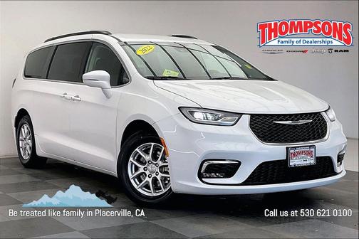 Bright White Clearcoat 2022 Chrysler Pacifica Touring L