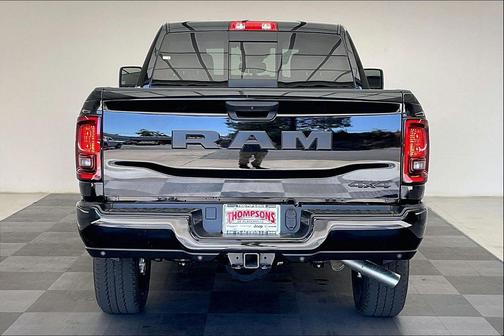 Diamond Black Crystal Pearlcoat 2026 RAM 2500 Black Express Crew Cab 4x4 6'4' Box
