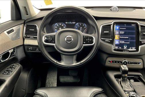 2022 Volvo XC90 T6 Inscription