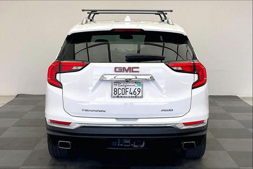 Summit White 2018 GMC Terrain SLT
