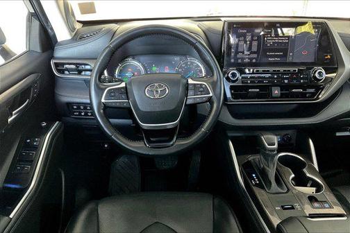 2022 Toyota Highlander Hybrid Limited