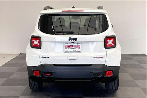 Alpine White Clearcoat 2023 Jeep Renegade Trailhawk