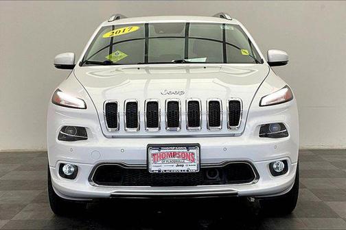 Bright White Clearcoat 2017 Jeep Cherokee Overland