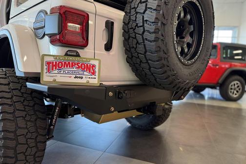 PW7 Bright White Clear Coat 2026 Jeep Wrangler Rubicon