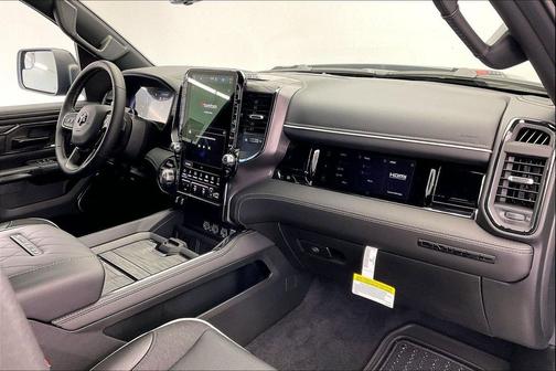 PXJ Diamond Black Crystal P/C 2026 RAM 1500 Limited