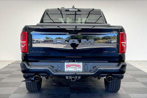 PXJ Diamond Black Crystal P/C 2026 RAM 1500 Limited