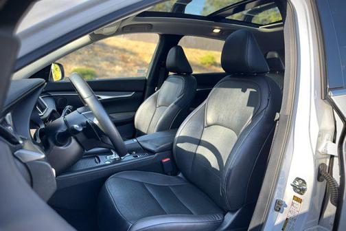 2022 INFINITI QX50 LUXE AWD