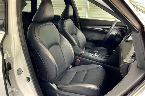 2022 INFINITI QX50 LUXE AWD