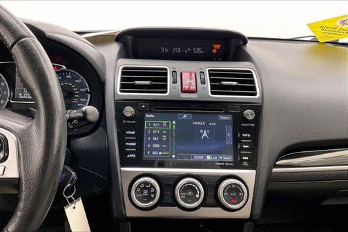 Crystal White Pearl 2017 Subaru Crosstrek 2.0i Limited