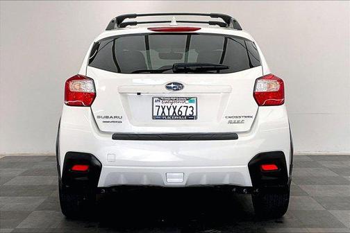 Crystal White Pearl 2017 Subaru Crosstrek 2.0i Limited
