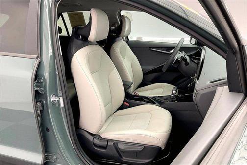 2023 Kia Niro EX