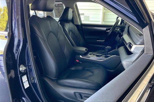 2022 Toyota Highlander Hybrid Limited