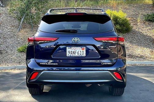 2022 Toyota Highlander Hybrid Limited