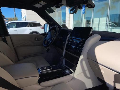 2024 INFINITI QX80 SENSORY