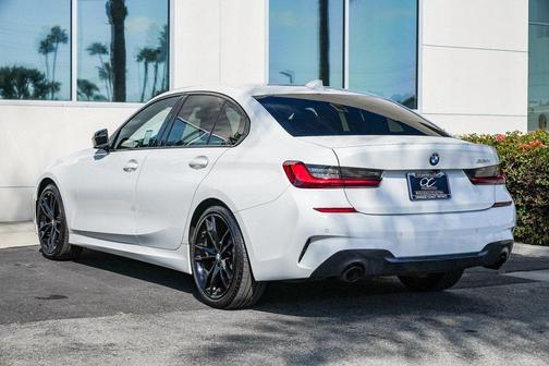 2022 BMW 330 i