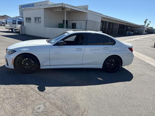 2022 BMW 330 i