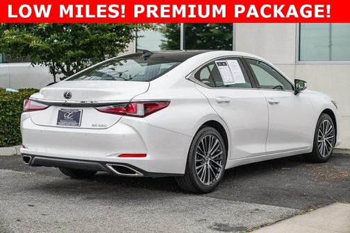2022 Lexus ES 350 Base