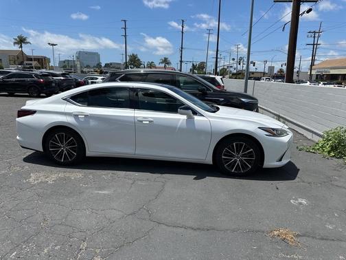 2022 Lexus ES 350 Base