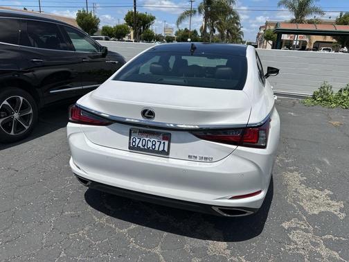 2022 Lexus ES 350 Base