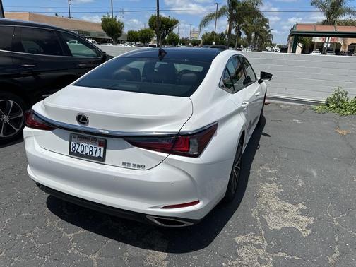 2022 Lexus ES 350 Base