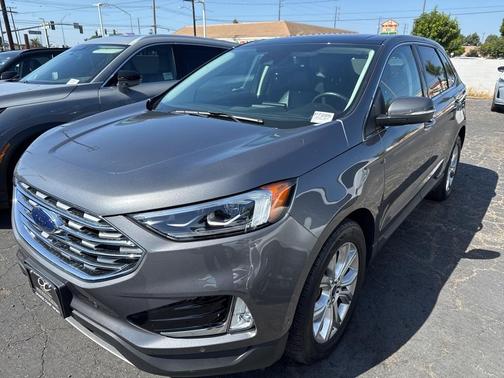 2021 Ford Edge Titanium