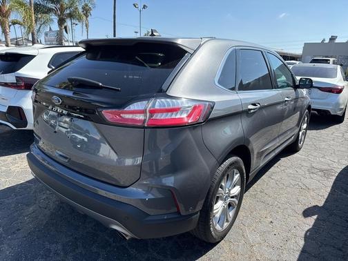 2021 Ford Edge Titanium