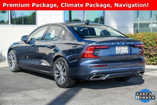 2022 Volvo S60 B5 Momentum