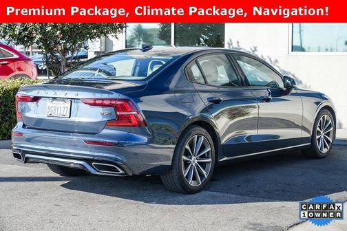 2022 Volvo S60 B5 Momentum