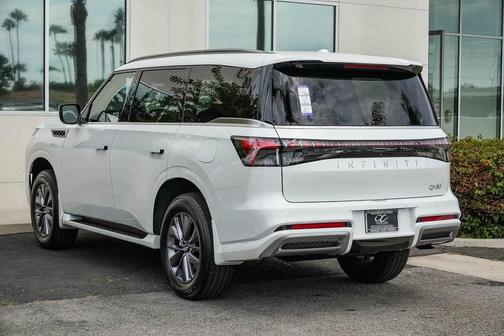 2026 INFINITI QX80 PURE
