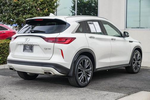 2022 INFINITI QX50 Luxe