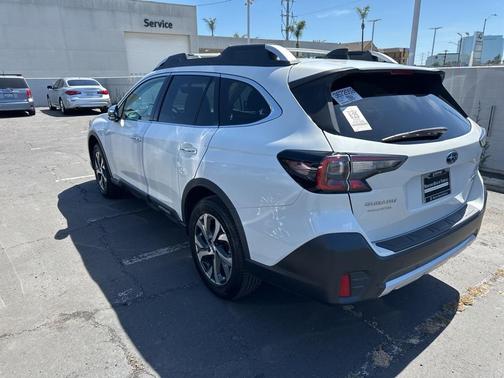 2022 Subaru Outback Touring XT