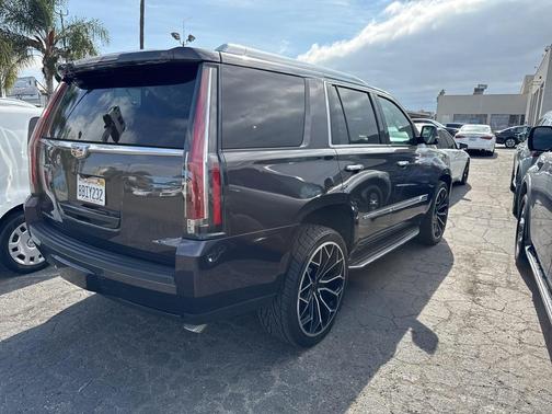 2017 Cadillac Escalade Luxury