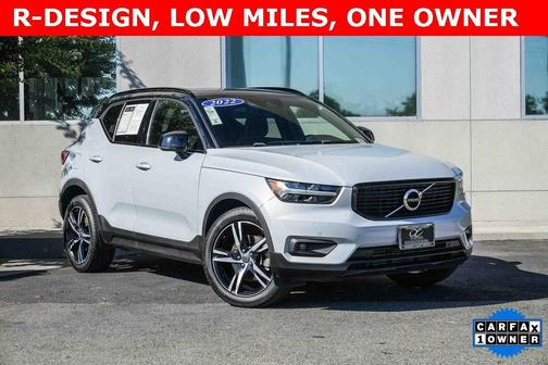 2022 Volvo XC40 T5 R-Design