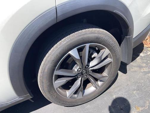 Majestic White 2023 INFINITI QX60 LUXE