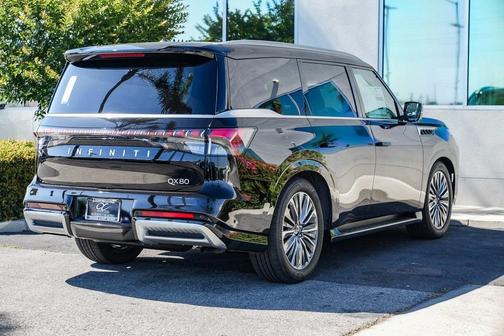 2025 INFINITI QX80 Luxe