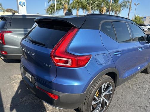 2020 Volvo XC40 T5 R-Design