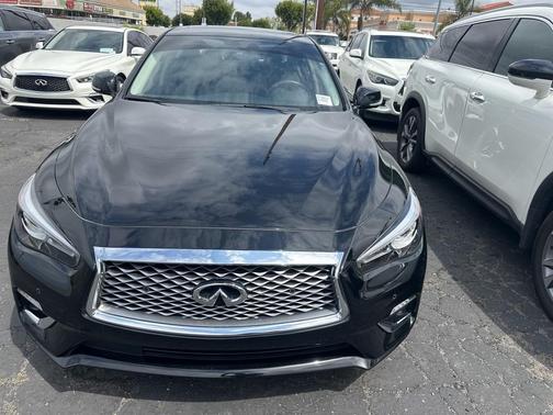 2022 INFINITI Q50 LUXE