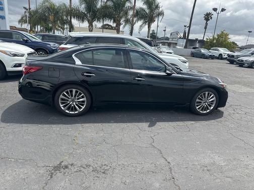 2022 INFINITI Q50 LUXE