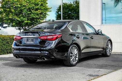 2022 INFINITI Q50 LUXE